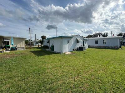Photo 5 of 18 of home located at 4 Turquoise Way Eustis, FL 32726