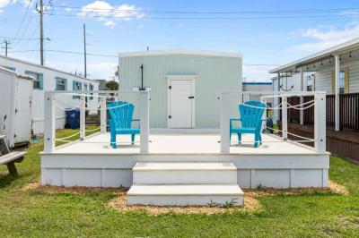 Photo 2 of 24 of home located at 100 B Davis Blvd Atlantic Beach, NC 28512