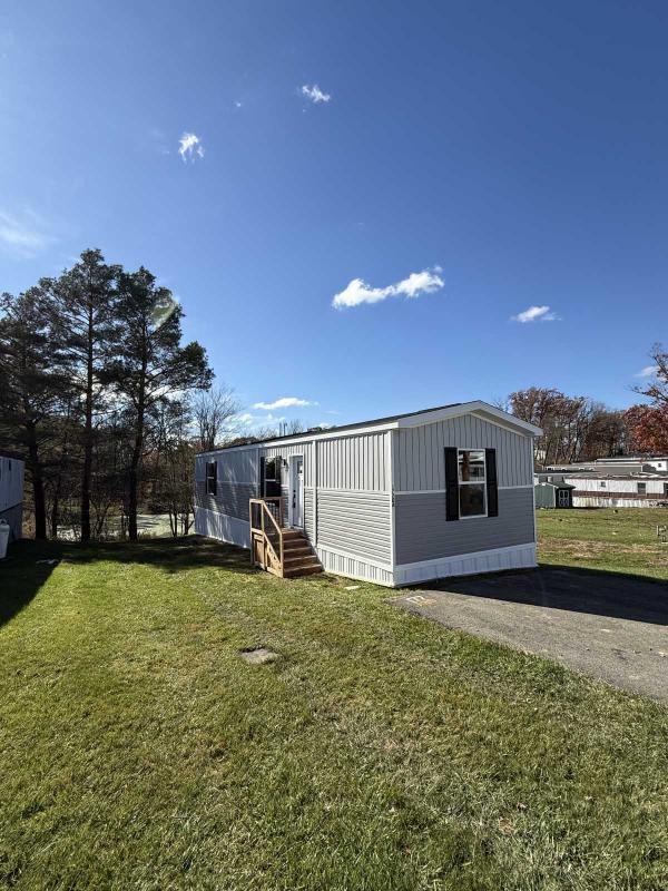 Photo 1 of 2 of home located at 475 Stoystown Road Lot 177 Ea Somerset, PA 15501