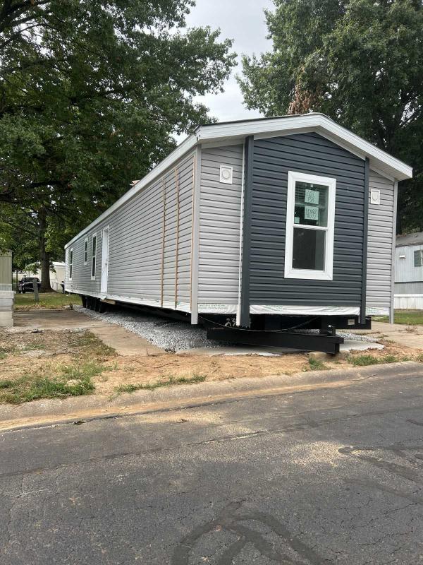 2025 Champion Aspire 1470H32082 Mobile Home