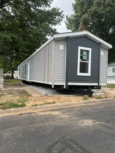 Photo 4 of 9 of home located at 16 English Village Park #138 Nixa, MO 65714