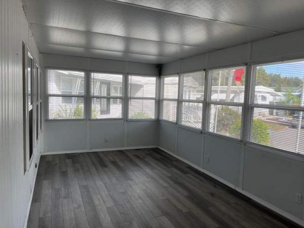 1968 Hillcrest Manufactured Home