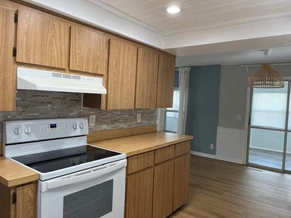 1968 Hillcrest Manufactured Home