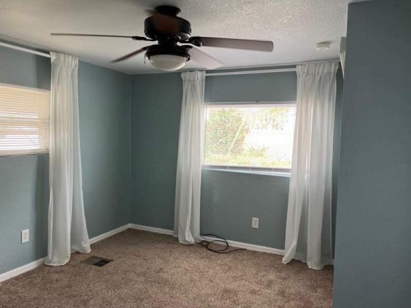 1968 Hillcrest Manufactured Home