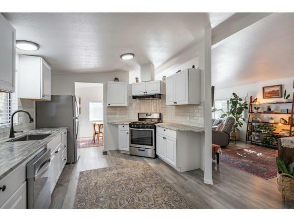 1984 Sunburst CAVCO Manufactured Home