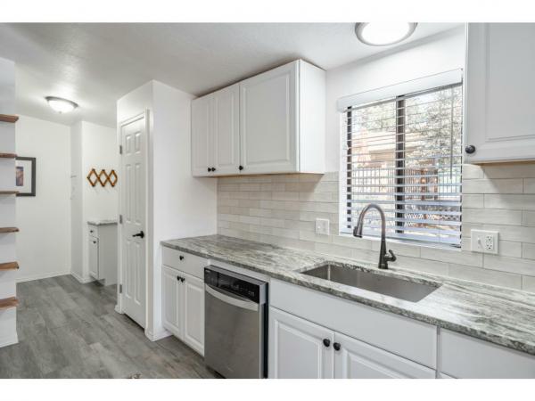 1984 Sunburst CAVCO Manufactured Home