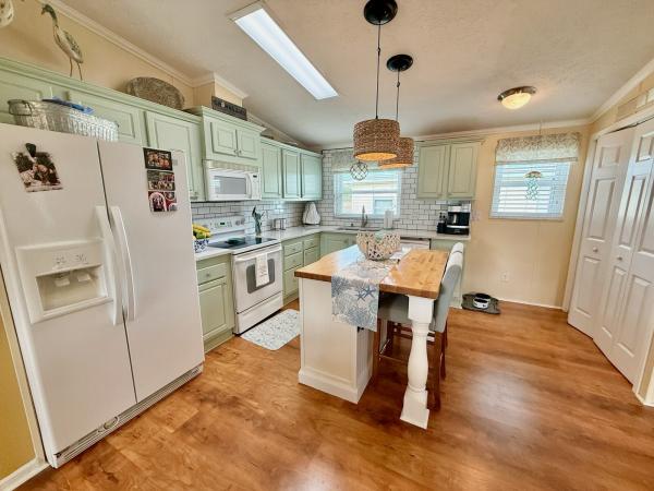 2004 KEYL 05610471SA/B Mobile Home