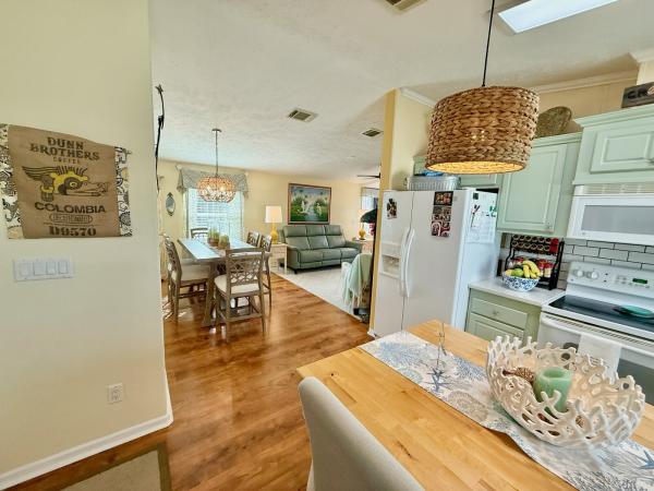 2004 KEYL 05610471SA/B Mobile Home