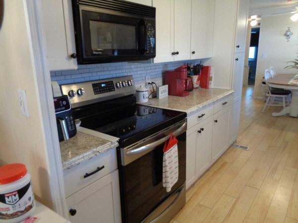 1980 TWIN Manufactured Home