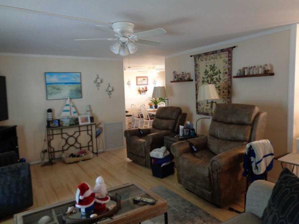 1980 TWIN Manufactured Home