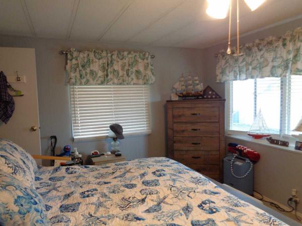 1980 TWIN Manufactured Home