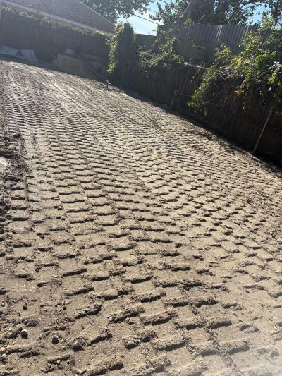 Photo 4 of 7 of home located at 5711 Yale St Houston, TX 77076