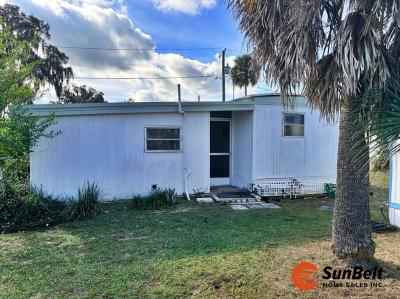 Photo 4 of 54 of home located at 413 Oak Drive Leesburg, FL 34788