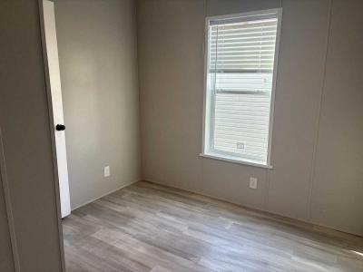 Photo 5 of 6 of home located at 16 English Village Park #9 Nixa, MO 65714