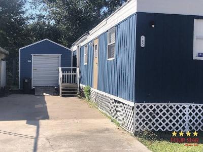 Mobile Home at 180 Lakeside Gardens Circle Lake Wales, FL 33853