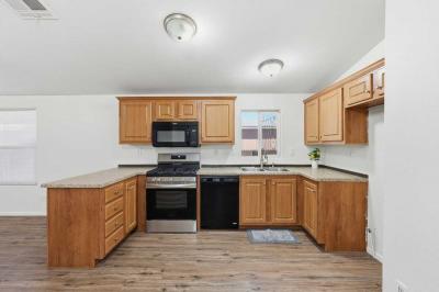 Photo 4 of 31 of home located at 8427 W Glendale Ave 88 Glendale, AZ 85305