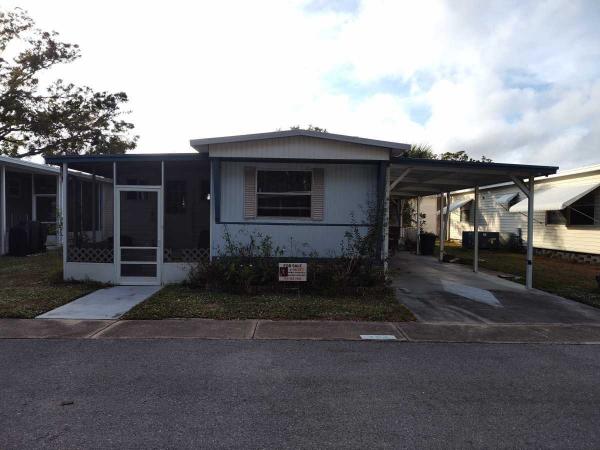 Photo 1 of 2 of home located at 601 Starkey Rd., Lot 303 Largo, FL 33771