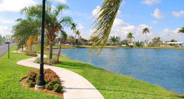 1988 Fleetwood  Sunpoint Manufactured Home