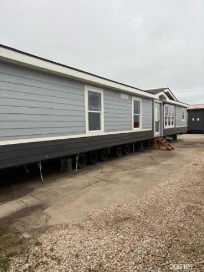 Mobile Home at La Manufactured Homes Llc 2107 Graham St Lake Charles, LA 70601