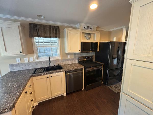 2017 Champion RH1351Z Mobile Home