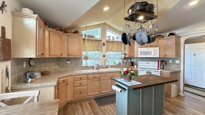 Photo 3 of 18 of home located at 410 Palmer Dr Lady Lake, FL 32159