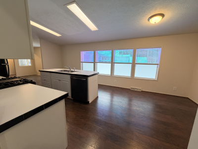 Photo 2 of 8 of home located at 13367 Winding Creek Drive Grand Haven, MI 49417