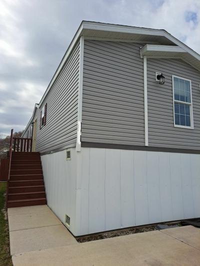 Mobile Home at 3413 42nd Avenue Lot 229 Moline, IL 61265