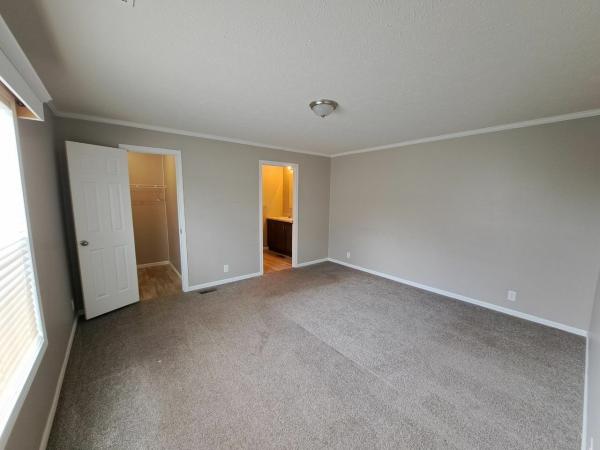 2020 Champion Dutch Diamond II Mobile Home