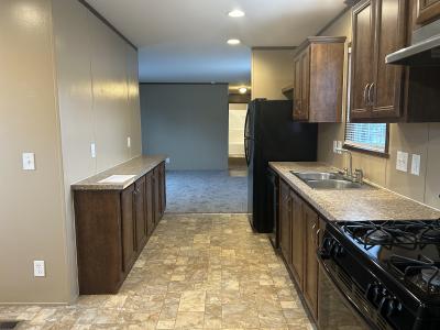 Photo 2 of 10 of home located at 5001 South Ave Lot 176 Toledo, OH 43615