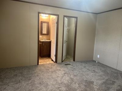 Photo 4 of 10 of home located at 5001 South Ave Lot 176 Toledo, OH 43615