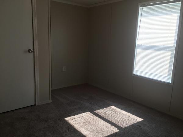 2005 Four Seasons Housing Four Seasons Autumn Manor Mobile Home