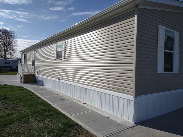 2025 Fairmont 19 430LE24603A  Home