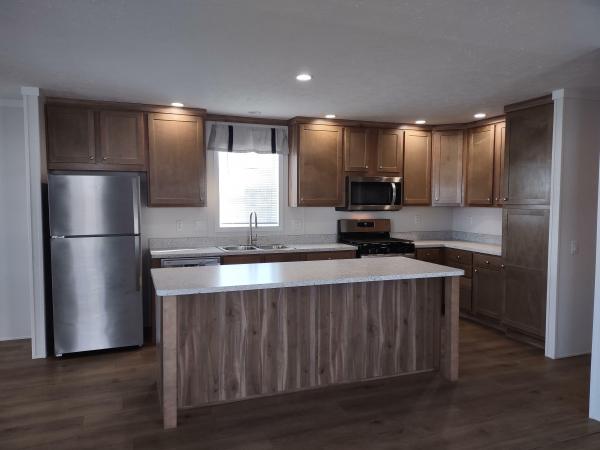 2025 Fairmont 19 430LE24603A  Home