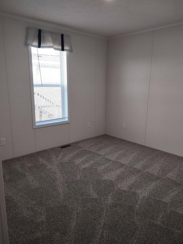 2025 Fairmont 19 430LE24603A  Home