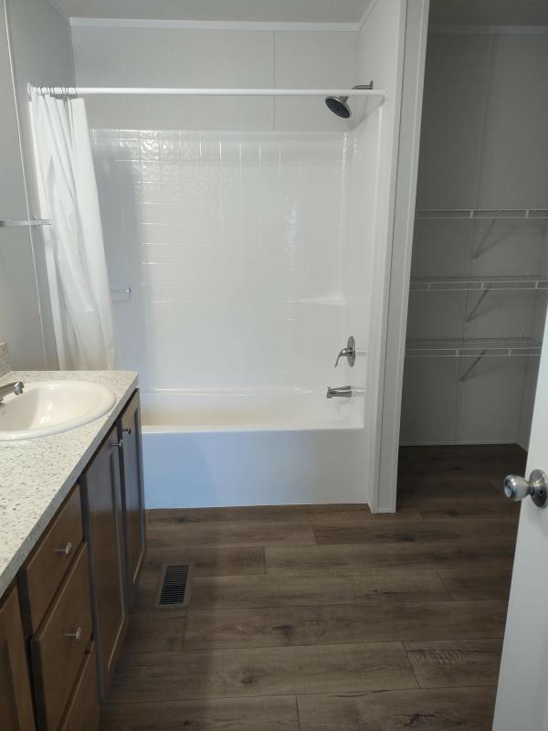 2025 Fairmont 19 430LE24603A  Home