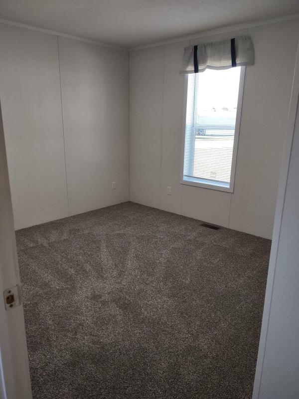 2025 Fairmont 19 430LE24603A  Home