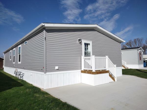 Photo 1 of 2 of home located at 47 E Shoreway Dr Sandusky, OH 44870