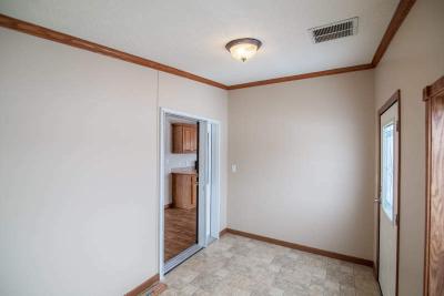 Photo 4 of 17 of home located at 907 North Frontier Trail Mandan, ND 58554