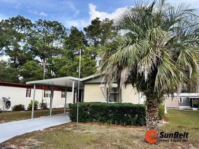 Photo 2 of 45 of home located at 6407 SE 108th St Lot 40 Belleview, FL 34420