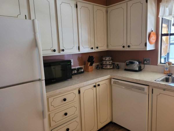 1983 Barrington Manufactured Home