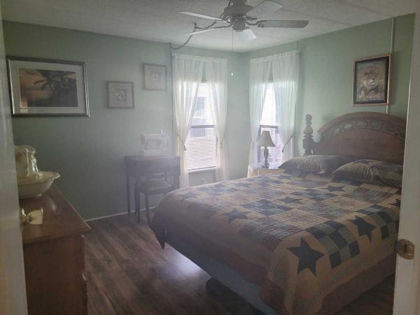 1983 Barrington Manufactured Home