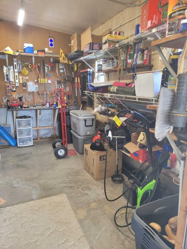 1983 Barrington Manufactured Home