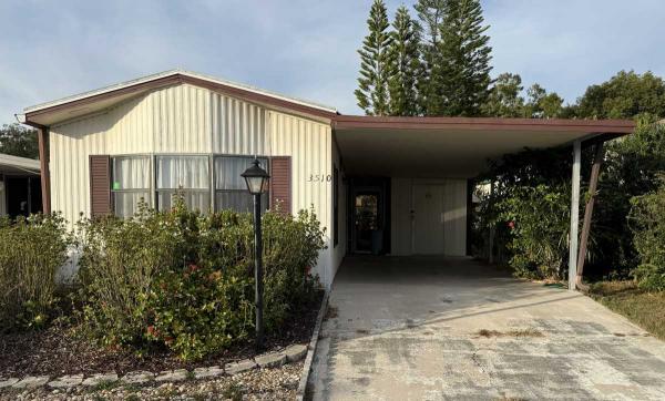 Photo 1 of 2 of home located at 3510 Cranberry Knoll Road Valrico, FL 33594