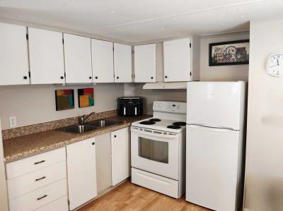 Photo 3 of 11 of home located at 370 53rd Ave N Saint Petersburg, FL 33709