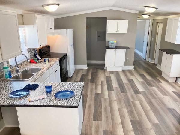 1992  Mobile Home For Sale