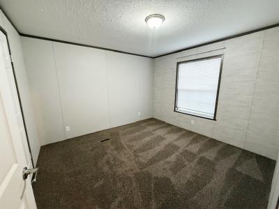 Photo 5 of 6 of home located at 164 Creekside Gardner, IL 60424