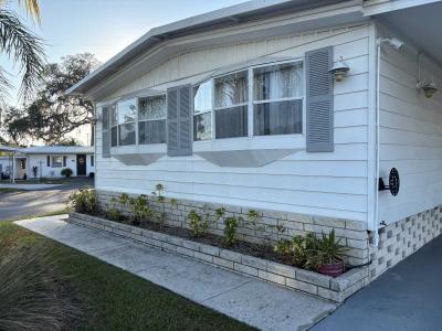 Photo 2 of 11 of home located at 37945 Bentley Drive Lot 110 Zephyrhills, FL 33542