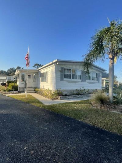 Photo 3 of 11 of home located at 37945 Bentley Drive Lot 110 Zephyrhills, FL 33542