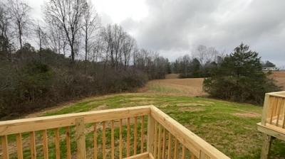 Photo 4 of 18 of home located at 313 Salem Road McMinnville, TN 37110