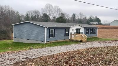 Photo 2 of 18 of home located at 313 Salem Road McMinnville, TN 37110